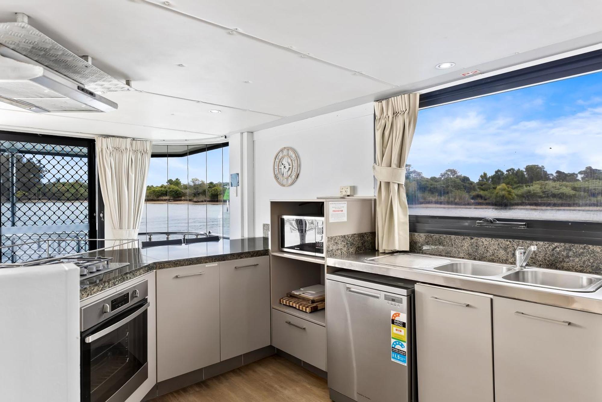 Coomera Houseboats Gold Coast Exterior photo